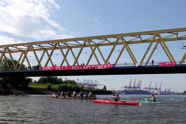 Unterstützung auf der Kattwykbrücke